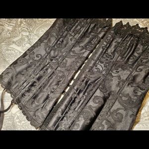 NWOT Frederick’s of Hollywood Size 32 Black Corset